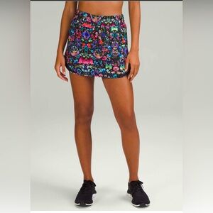 Lululemon Hotty Hot High-Rise Skirt, Flowerscope Black Multi/Black, Size 8